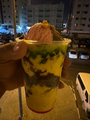 Chicken world Outlet 1 - Hospitality and gastronomy