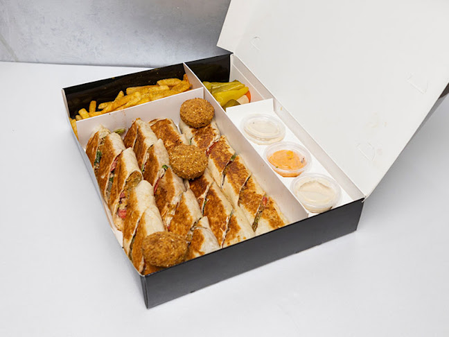 Rukh Al Shawerma Cafateria