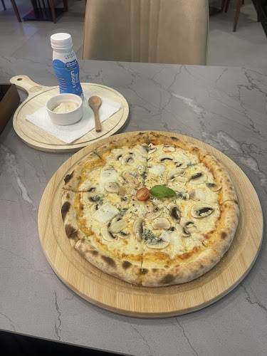 HomeMadePizza Restaurant - Hospitality and gastronomy