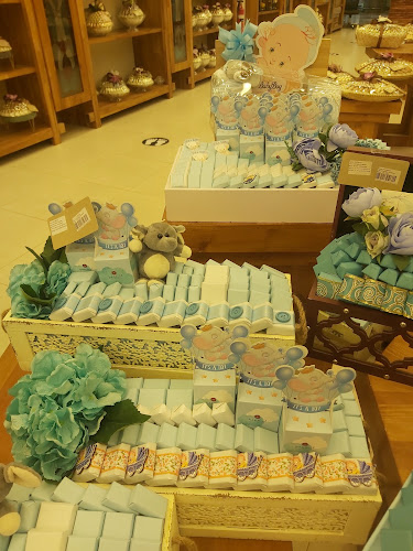 حلوي وقهوه الشامخه - Abu Dhabi