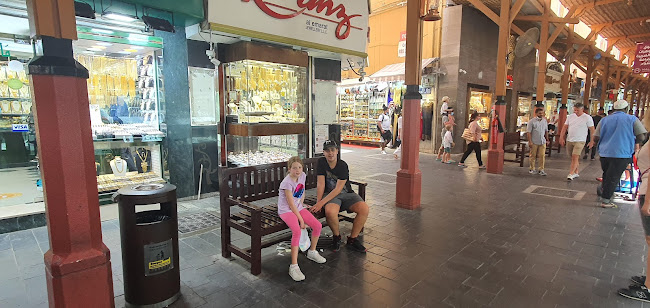 Comentarii opinii despre The Gold Center