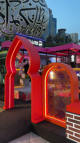 Emirates Towers - Plaza Terrace - Jumeirah - Dubai