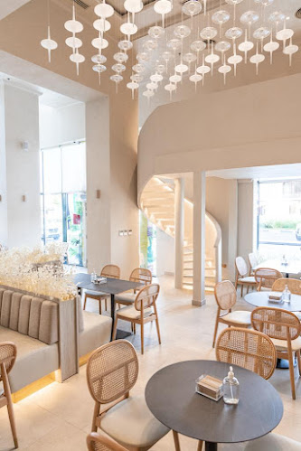 Mara Lounge Abu Dhabi - Hospitality and gastronomy