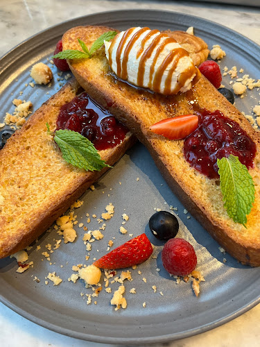 Dusit Thani Dubai - 133 Sheikh Zayed Rd - Trade Centre - DIFC - Dubai