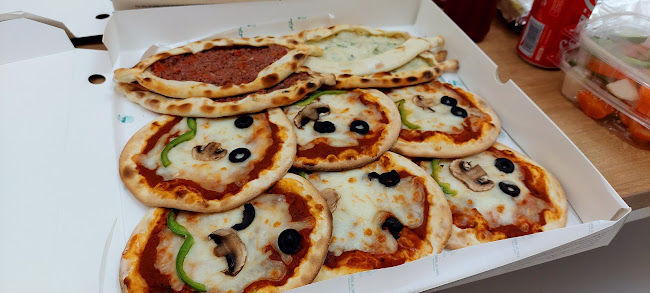 كافتيريا اطيب فطاير - Ajman