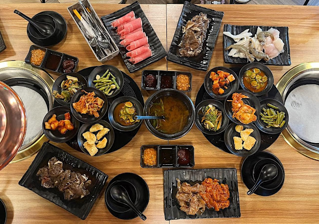 Mukbang Shows Restaurant Korean BBQ and Seafood - Electra Branch - Hospitality and gastronomy