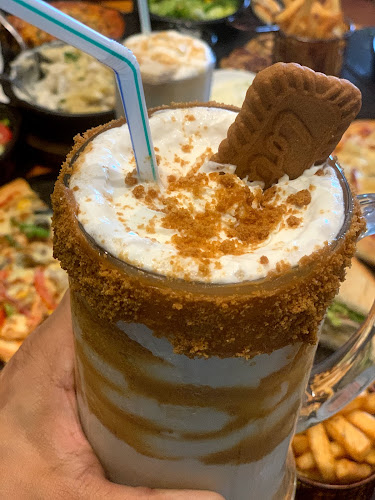 buhaira corniche - Al Majaz 3 - Al Majaz - Sharjah