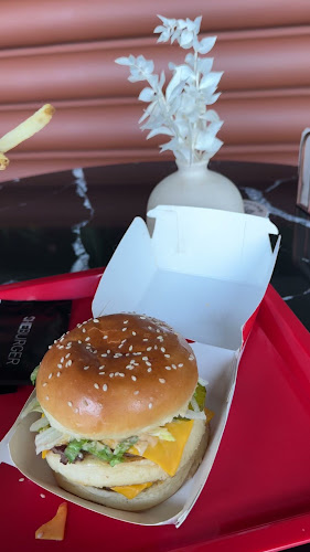 SHE BURGER- Dar al wasl