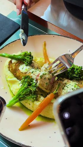 Opinii despre Crown & Lion The English Pub în Dubai - Hospitality and gastronomy