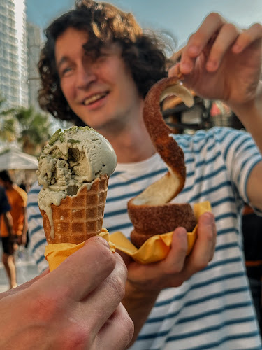 Comentarii opinii despre Puffin Chimney cakes, best Gelato