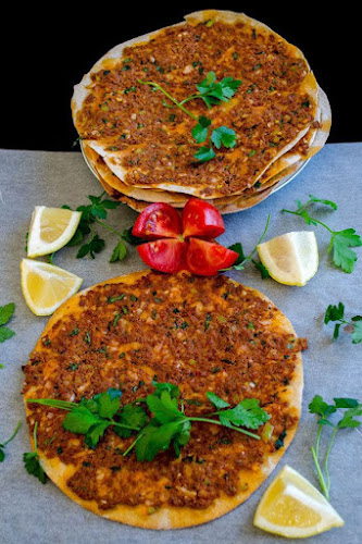 Comentarii opinii despre مطعم ومشاوي رستو