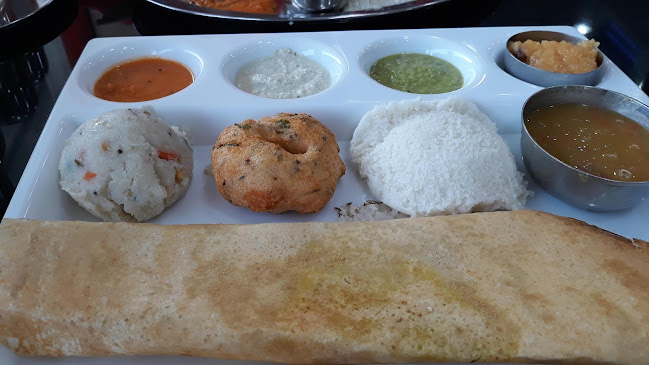 8CW2+C4M - Sheikh Saqr Bin Khalid Al Qasimi St - Bu Danig - Hay Al Qasimiah - Sharjah