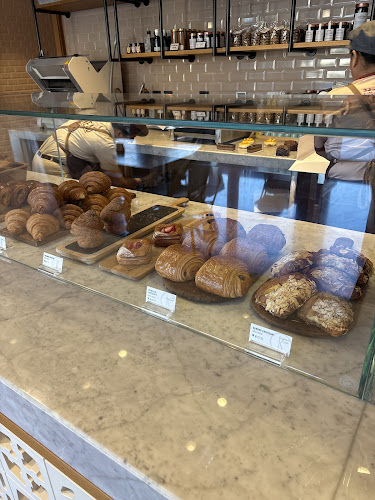 Villa 10, Plaza 30, Skh Fatima bint Mubarak St Former - Delma St - Abu Dhabi