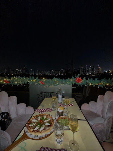 Montgomerie Golf Academy, Al Thanayah Fourth - 10 7th St - Emirates Hills - Dubai