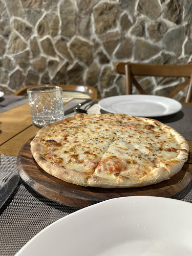 ALHAJARAIN RESTAURANT - مطعم الحجرين - Dubai