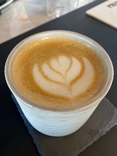 Opinii despre PAL Cafe بال كافيه în Abu Dhabi - Hospitality and gastronomy