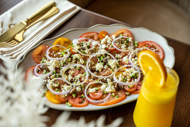 Oii Restaurant & Cafe