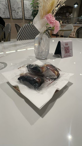 Comentarii opinii despre Knead Bakery & Patisserie