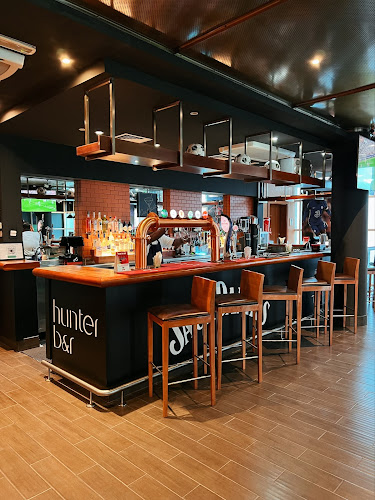 hunter's b&r