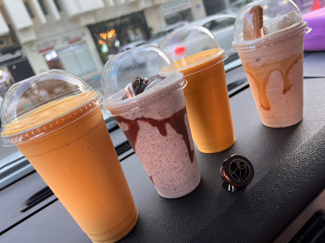 عالم البيتزا فرع الخالديه