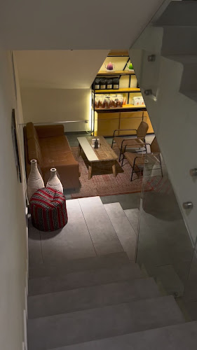 Opinii despre 3 Guys Cafe în Abu Dhabi - Hospitality and gastronomy