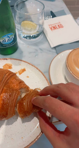 Opinii despre Knead Bakery & Patisserie în Abu Dhabi - Hospitality and gastronomy
