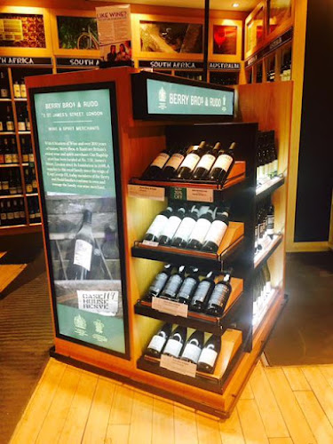 Comentarii opinii despre Spinneys Liquor Al Bandar