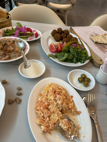 Opinii despre Leila Restaurant în Sharjah - Hospitality and gastronomy