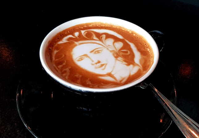 Comentarii opinii despre Jones The Grocer Al Muneera