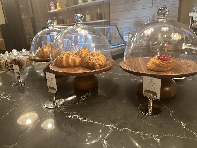 Waves Cafe - Hospitality and gastronomy