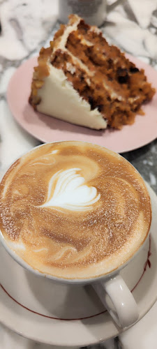 Magnolia Bakery - Hospitality and gastronomy