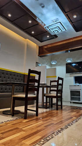 Comentarii opinii despre ALKANDAKA CAFETERIA L.L.C مطعم الكنداكة دبي