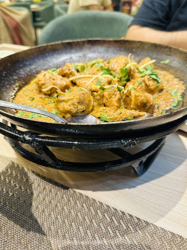 Yasir broast Rolla BR - Hospitality and gastronomy