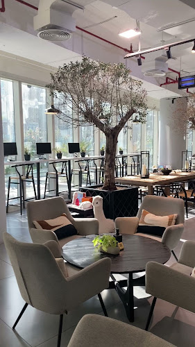 Opinii despre Vine Communities Cafe în Abu Dhabi - Hospitality and gastronomy