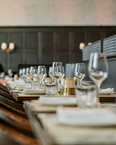 The MAINE Street Eatery Restaurant, Studio City - Hospitality and gastronomy