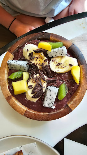 Risen Café and Artisanal Bakery, Dubai Marina - Hospitality and gastronomy