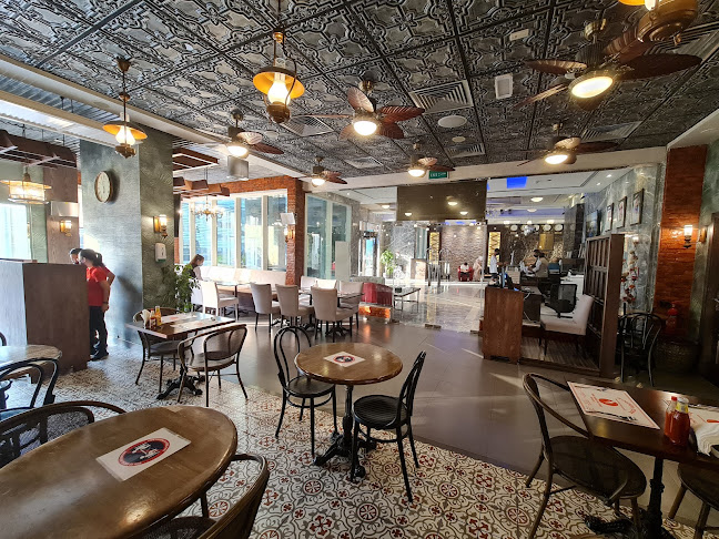 Golden Fork Restaurant