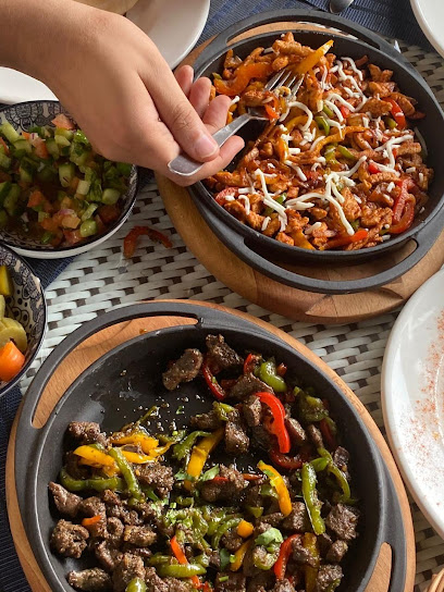 Aklah Masriah Cafeteria كافيتريا اكلة مصرية