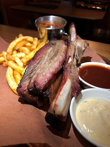 The Blacksmith Bar & Eatery, Dubai Marina - Hospitality and gastronomy