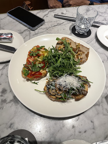 Comentarii opinii despre Alloro