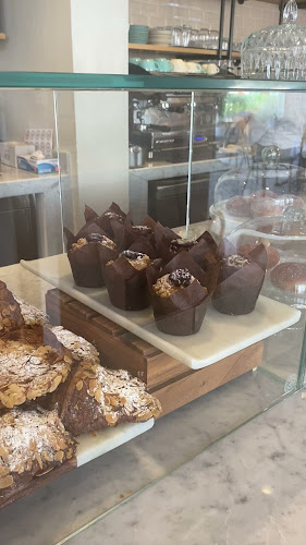 Opinii despre Knead Bakery & Patisserie în Abu Dhabi - Hospitality and gastronomy