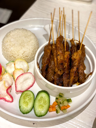 located by the lake, Lake Terrace Tower - Cluster D - Jumeirah Lake Towers - Dubai