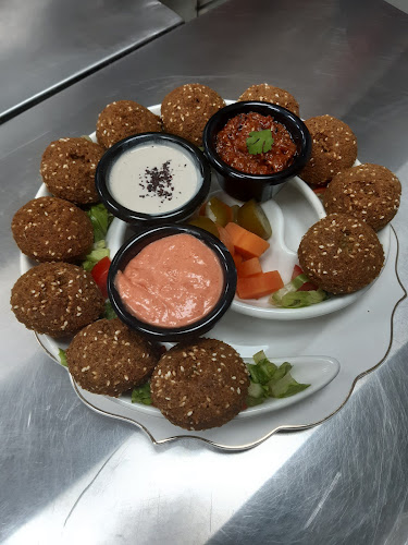 Opinii despre رويال شاورما în Abu Dhabi - Hospitality and gastronomy