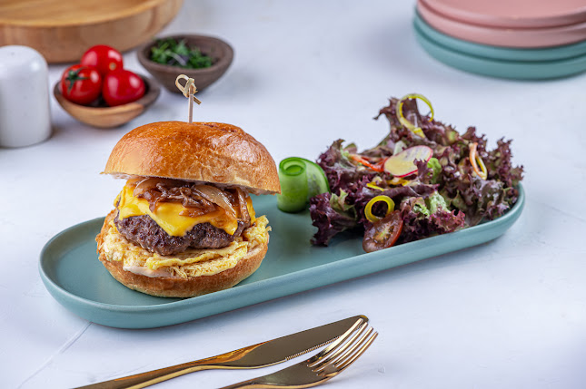 Eggcellent - Al Bateen - Abu Dhabi