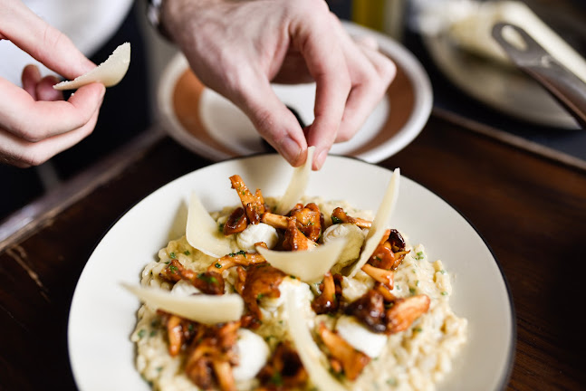 Gate Village 6 - near DIFC Parking - Trade Centre - DIFC - Dubai