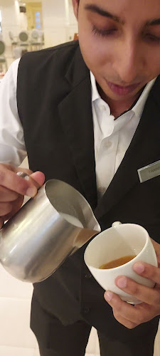 Opinii despre Rumours Cafe în Sharjah - Hospitality and gastronomy