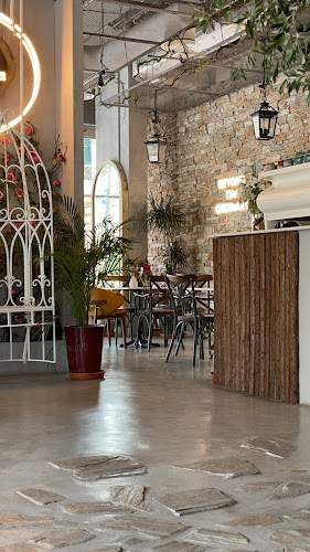 Al Banafsaj St. Hazza Bin Zayed Stadium Bldg. 15 - Al Tiwayya - Abu Dhabi