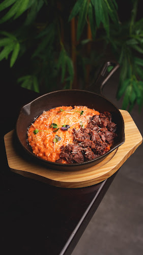 Wood House Restaurant Al Ain