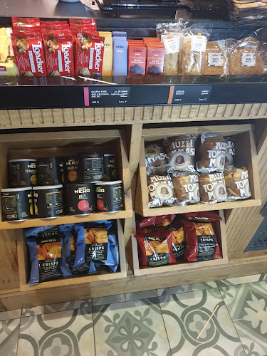 Sheikh Zayed Rd - Trade Centre - Trade Centre 2 - Dubai