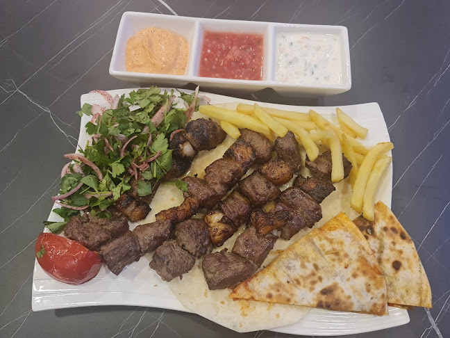 Opinii despre Qasr Al Shams Cafe & Restaurant în Dubai - Hospitality and gastronomy